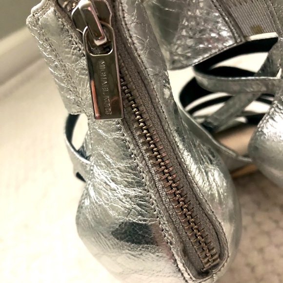 Michael Kors Shiloh Open Toe Silver Sandals - Picture 4 of 11